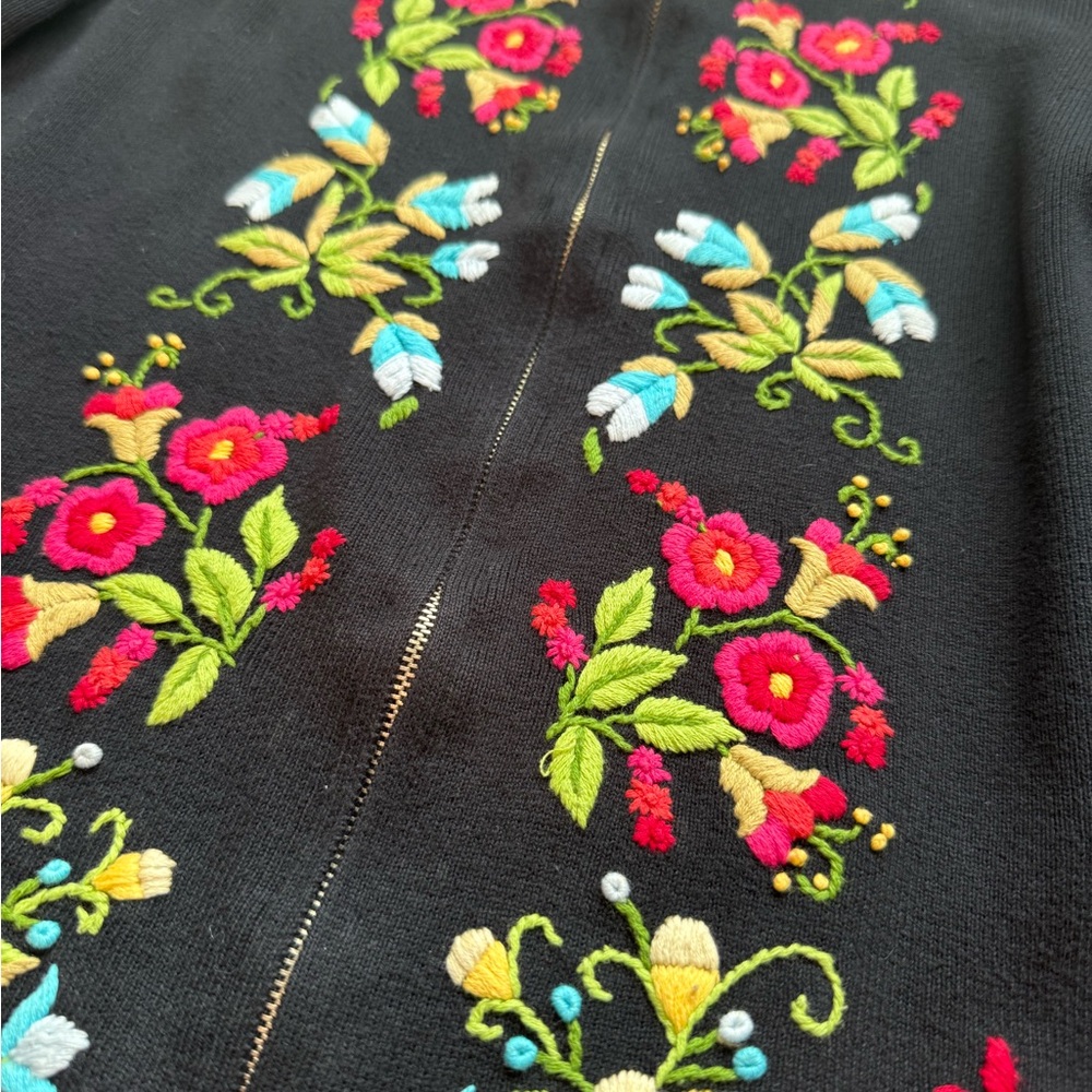 Vintage Cambridge Dry Goods Jacket with Floral Embroidery 100 percent cotton - Picture 2 of 4